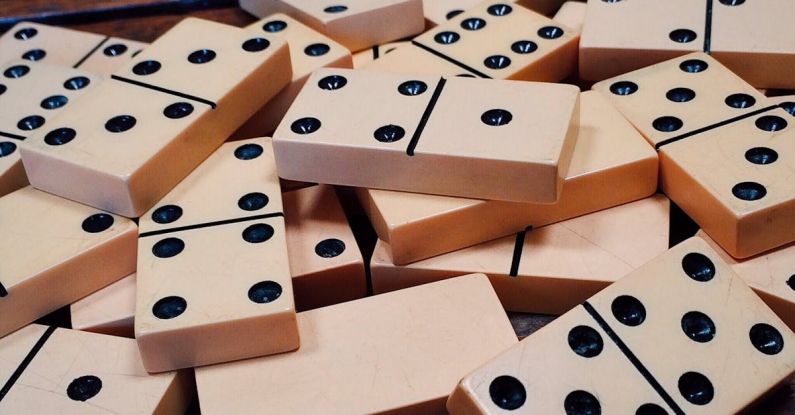 Pack - Domino Piece Lot